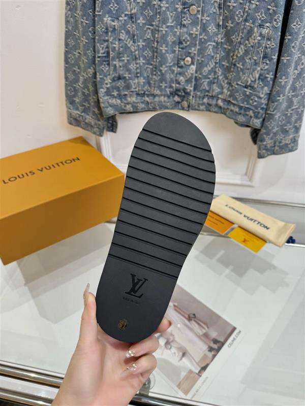 20251128184544592 210